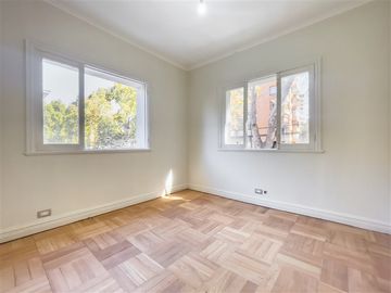Edificio Venta de 4 pisos para Inversion. Providencia