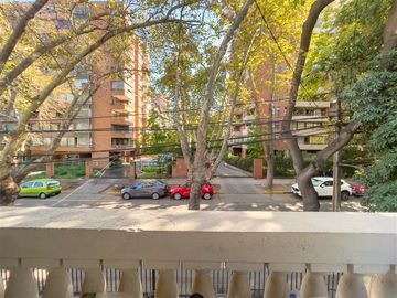 Edificio Venta de 4 pisos para Inversion. Providencia