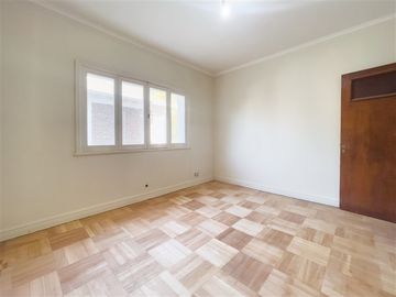 Edificio Venta de 4 pisos para Inversion. Providencia