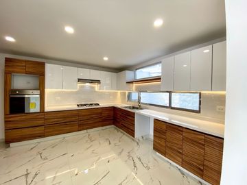 VENTA/RENTA DE CASA NUEVA EN EXCLUSIVO FRACC. KINARA