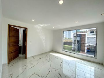 VENTA/RENTA DE CASA NUEVA EN EXCLUSIVO FRACC. KINARA