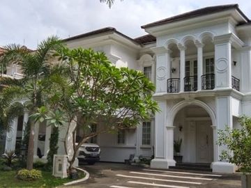 DIJUAL RUMAH MEWAH SUDAH RENOV SEMI FURNISH DI THE GREEN BSD