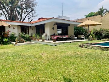 Casa en Fraccionamiento en Tabachines Cuernavaca - TBR-910-Fr