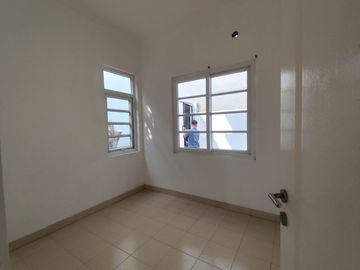 Rumah Luas 1 Lt 10 Menit ke Pintu Tol Jatikarya 2 Hadap Utara J-15638