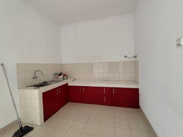Rumah Luas 1 Lt 10 Menit ke Pintu Tol Jatikarya 2 Hadap Utara J-15638