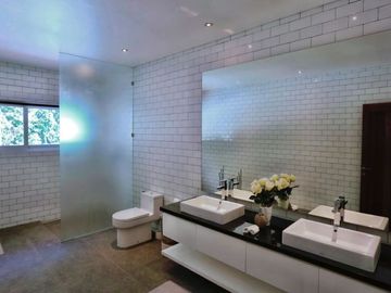 BEAUTIFUL 4BR VILLA IN UMALAS FOR SALE !!