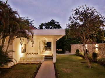 BEAUTIFUL 4BR VILLA IN UMALAS FOR SALE !!