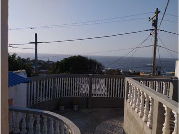 CASA CON ESPECTACULAR VISTA AL MAR Y AL MUELLE DE PUERTO COLOMBIA