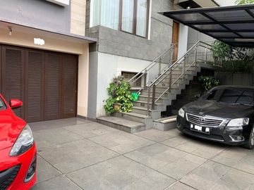 Rumah Mewah Modern Siap Huni di Bandung Kota