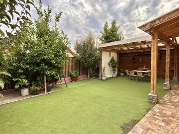 Santa María del Peñón. Casa 3 pisos