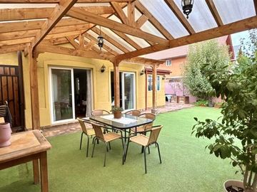 Santa María del Peñón. Casa 3 pisos