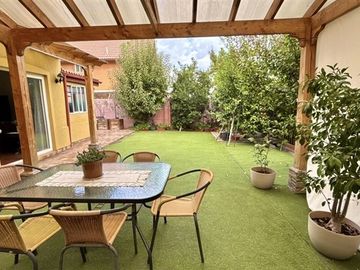 Santa María del Peñón. Casa 3 pisos