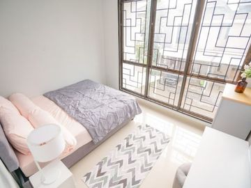 10962 PH Rumah 2 Lantai Graha Raya Ciledug