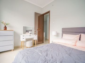 10962 PH Rumah 2 Lantai Graha Raya Ciledug