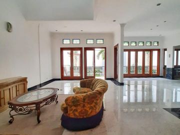 DIJUAL RUMAH MEWAH at Jl PRAPANCA, KEBAYORAN BARU (JARANG ADA)