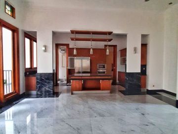 DIJUAL RUMAH MEWAH at Jl PRAPANCA, KEBAYORAN BARU (JARANG ADA)