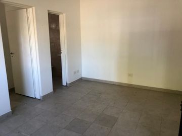 Departamento de 2 ambientes en venta en Jose Leon Suarez