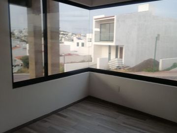 Casa en Venta en Pedregal de Schoenstatt, Diseño Premium, 4 Recamras, 3.5 Baños