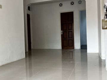 DIJUAL CEPAT RUMAH SECONDARY 3 KAMAR DI KALASAN TANAH LUAS