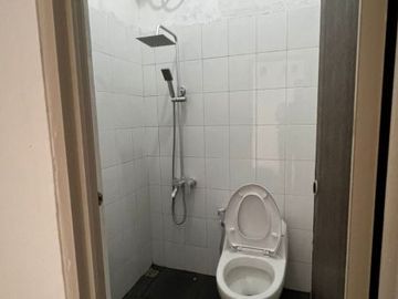 DIJUAL CEPAT RUMAH SECONDARY 3 KAMAR DI KALASAN TANAH LUAS