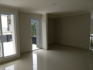 Dijual Rumah The Green Cluster Vineyard BSD City Tangerang Selatan Unit Baru Lokasi Strategis Nyaman Siap Huni