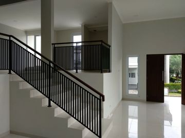 Dijual Rumah The Green Cluster Vineyard BSD City Tangerang Selatan Unit Baru Lokasi Strategis Nyaman Siap Huni
