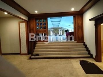 Dijual dan Disewakan rumah usaha ex.resto Raya Menganti, siap pakai, lokasi ramai, row jalan lebar, padat penduduk