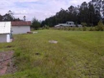 Excelente Terreno SOBRE LA PLAZA LASSO - Para Proyecto Casas en Calderón