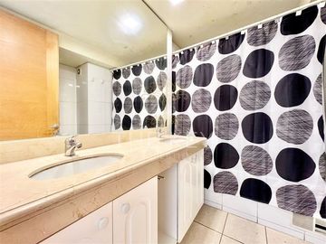 Departamento en Venta en Alonso de Córdova - Presidente Riesco