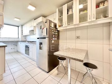 Departamento en Venta en Alonso de Córdova - Presidente Riesco