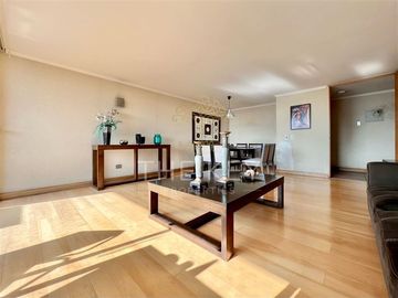 Departamento en Venta en Alonso de Córdova - Presidente Riesco