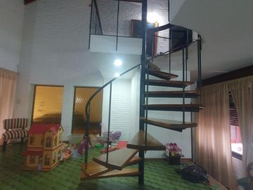 Chalet en importante Avenida   Zona Residencial de Gral Rodriguez AV EVA PERON 464