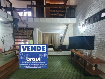 Chalet en importante Avenida   Zona Residencial de Gral Rodriguez AV EVA PERON 464