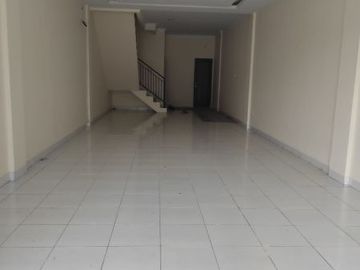 DISEWAKAN RUKO 15 UNIT (7 Ruko Yg Available) DI JL.CENTRA KEMANG JAKARTA SELATAN