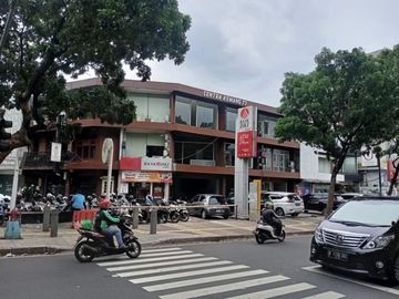 DISEWAKAN RUKO 15 UNIT (7 Ruko Yg Available) DI JL.CENTRA KEMANG JAKARTA SELATAN