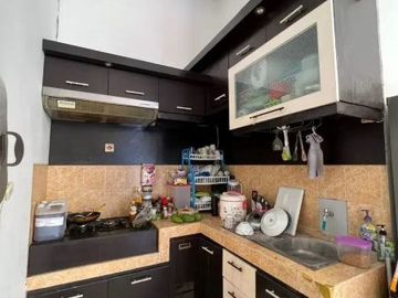 Rumah Minimalis 2 Lantai di Kebonsari Regency Daerah Jambangan