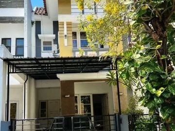 Rumah Minimalis 2 Lantai di Kebonsari Regency Daerah Jambangan