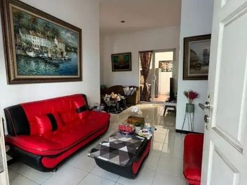 Rumah Minimalis 2 Lantai di Kebonsari Regency Daerah Jambangan