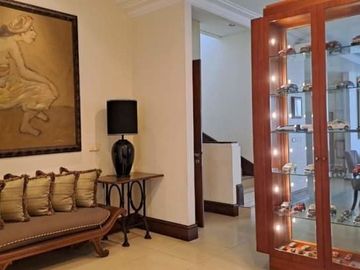 Rumah Terawat Minimalis di Komplek Batununggal Indah Bandung