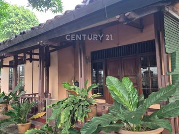 RUMAH CANTIK UNIK DI PERUMAHAN MERUYA INDAH
