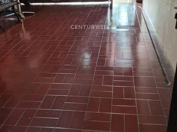 RUMAH CANTIK UNIK DI PERUMAHAN MERUYA INDAH