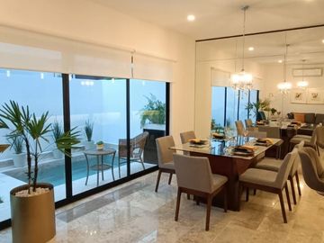 Casa de Lujo en Residencial Arbolada con Alberca
