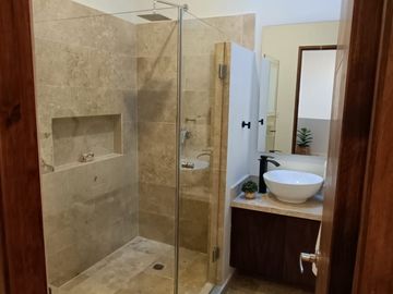 Casa de Lujo en Residencial Arbolada con Alberca