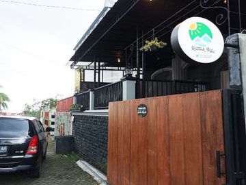Sewa Villa Rumah Giri di Cipanas Puncak Dekat Istana Cipanas