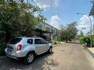 Rumah siap huni di perumahan green park jatiwarna, bekasi