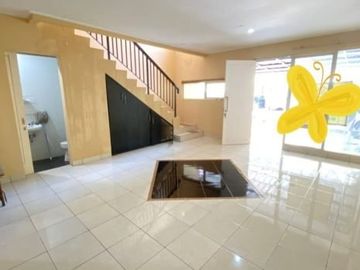 Rumah siap huni di perumahan green park jatiwarna, bekasi