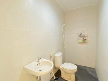 Rumah siap huni di perumahan green park jatiwarna, bekasi