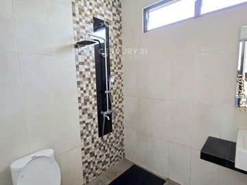 Dijual Rumah Hook Dalam Cluster Siap Huni Dekat Stasiun