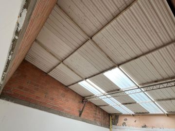 bodega en arriendo en las ferias occidental. Cod A7138701