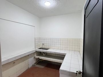 bodega en arriendo en las ferias occidental. Cod A7138701
